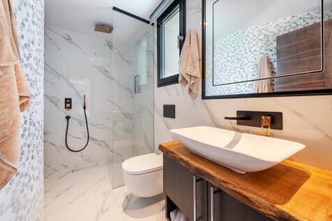 Bathroom (4)