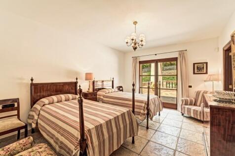 Bedroom (1)