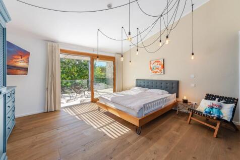 Bedroom (4)