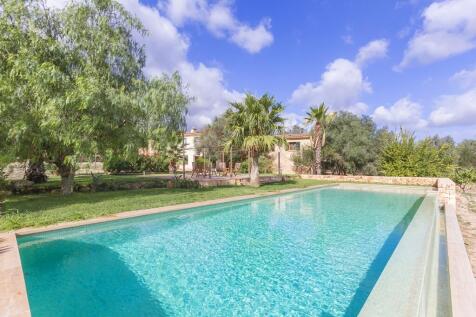 Pool and Exterior (1