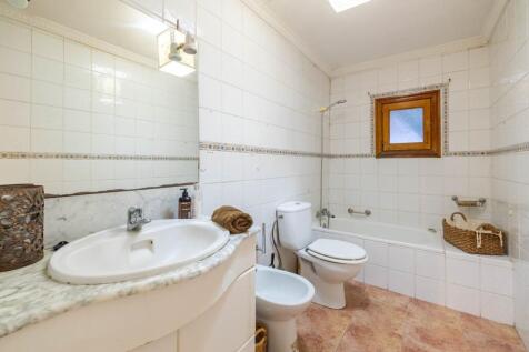 Bathroom (3)