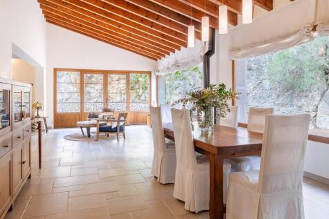 Dining (1)
