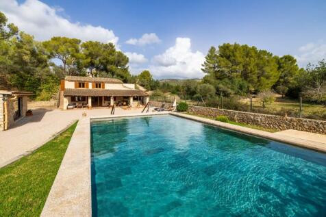 Exterior and Pool (1