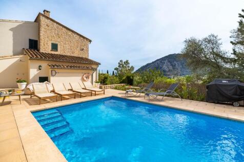 Exterior and Pool (2