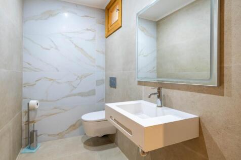 Bathroom (3)