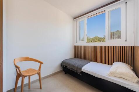 Bedroom (2)