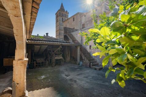 Courtyard (2)