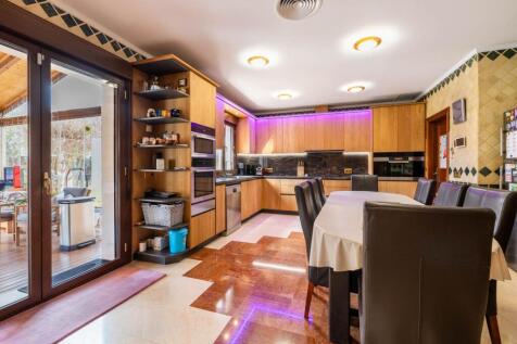kitchen dining