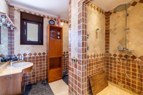 bathroom (1)