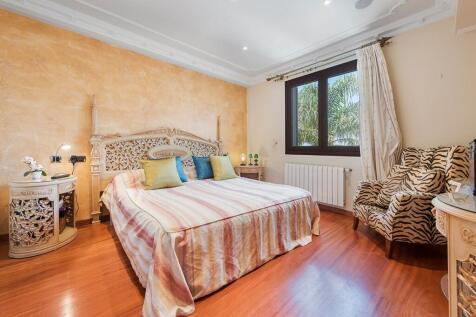 Bedroom (2)