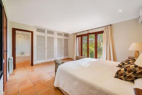 Bedroom (2)