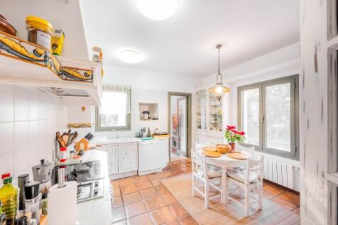 Kitchen New (2)