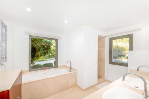 Bathroom New (1)