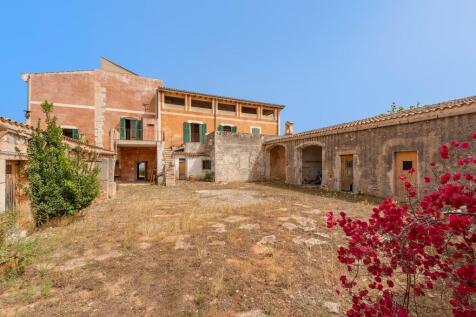 Courtyard (2)