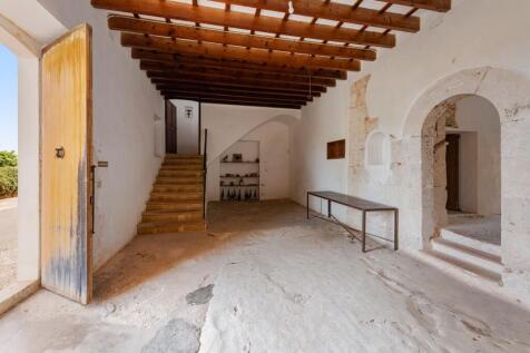 Interior (3)