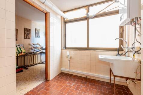 Bathroom (3)