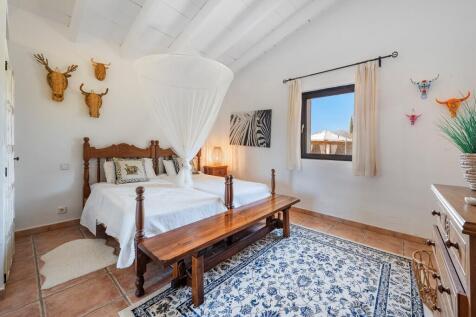 Bedroom (5)