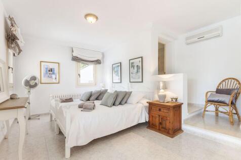 Bedroom (2)