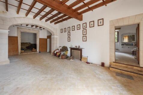 Interior (3)