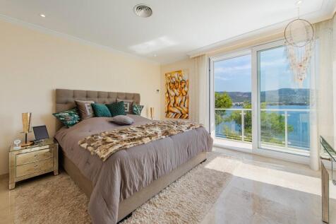 Bedroom (2)