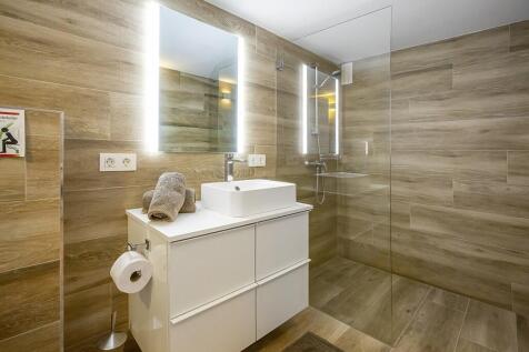 Bathroom (3)