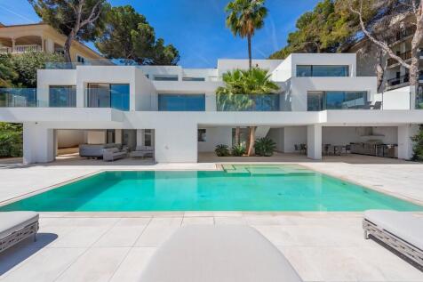 Exterior and Pool