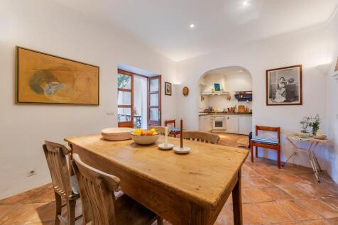 Dining (1)