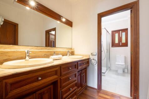 Bathroom (2)