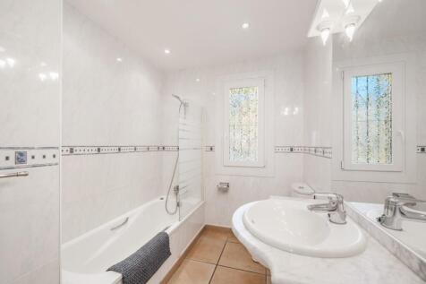 bathroom (1)