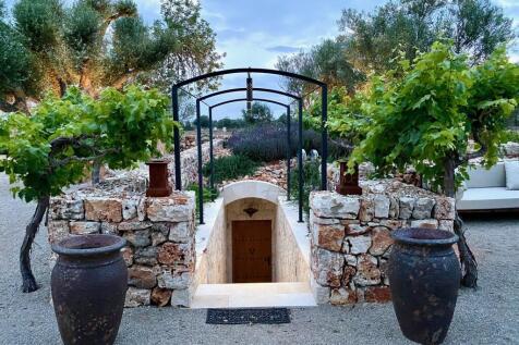Bodega Entrance