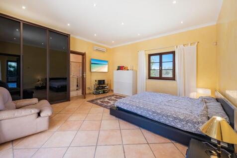 Bedroom (2)