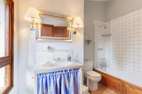 Bathroom (4)