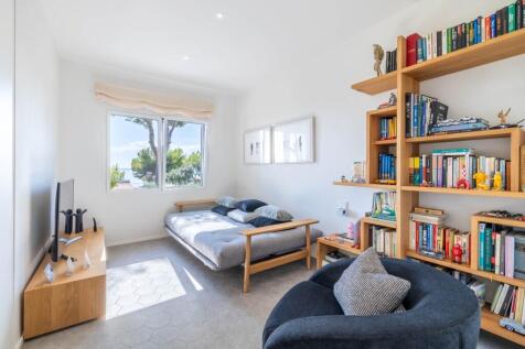 Bedroom (2)