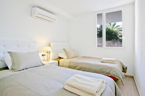 Bedroom (2)
