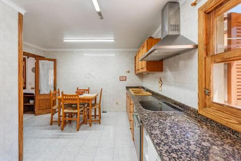 Kitchen (2)