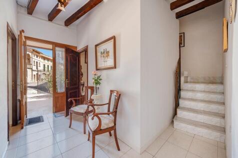 Entrance Hall (2)