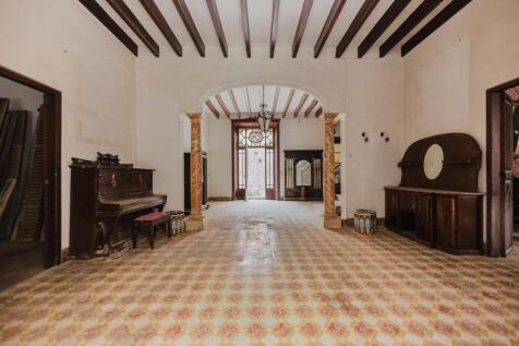 Interior (1)