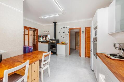 Kitchen (2)
