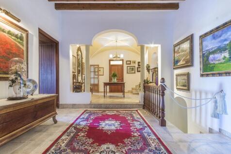 Entrance hall (1)