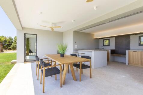 Outdoor kitchen