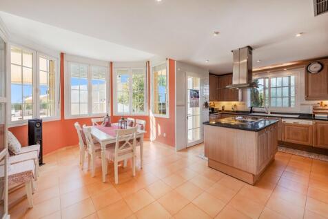 Kitchen (1)