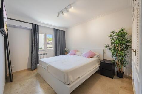 Bedroom (3)