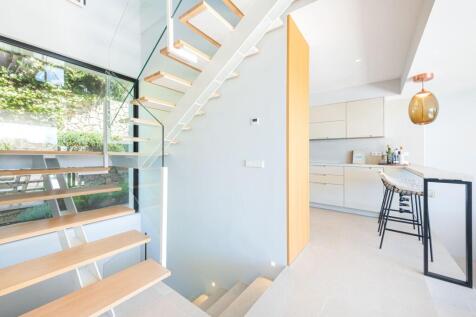 Hall (1)