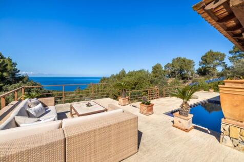Pool Terrace (2)