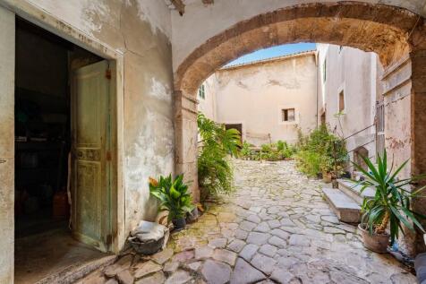 Courtyard (2)
