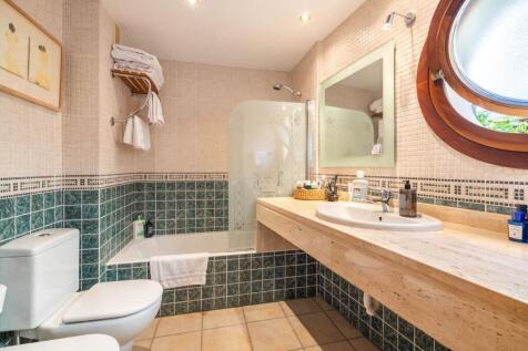 Bathroom (2)