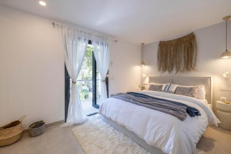 Bedroom (2)