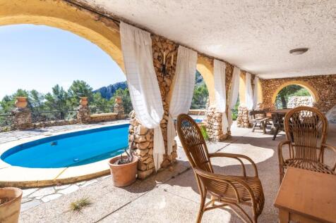 Covered Terrace