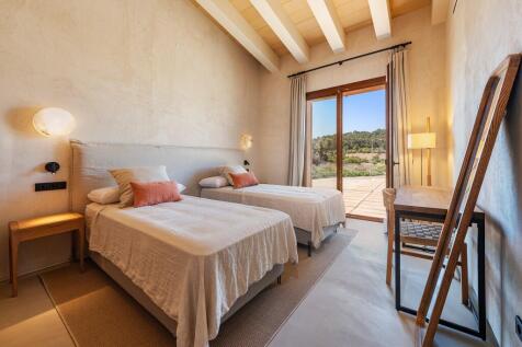Bedroom (1)
