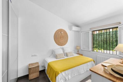 Bedroom (2)
